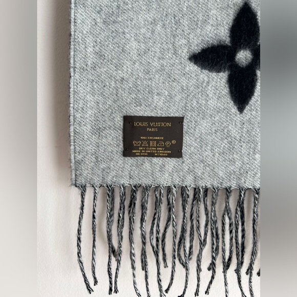 Louis Vuitton 100%Cashmere Scarf M71040 - Picture 5 of 7